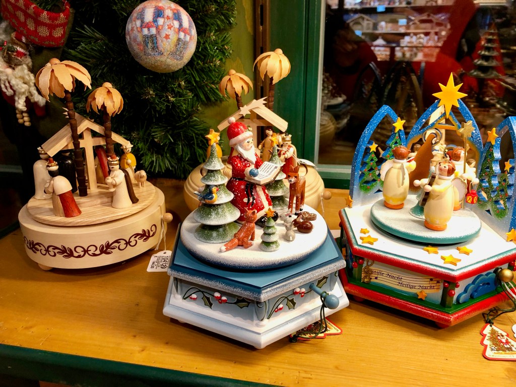 Christmas market, weinachtsmarkt ulm mintser, Ulmer muenster, ulm, baden wuertemmberg